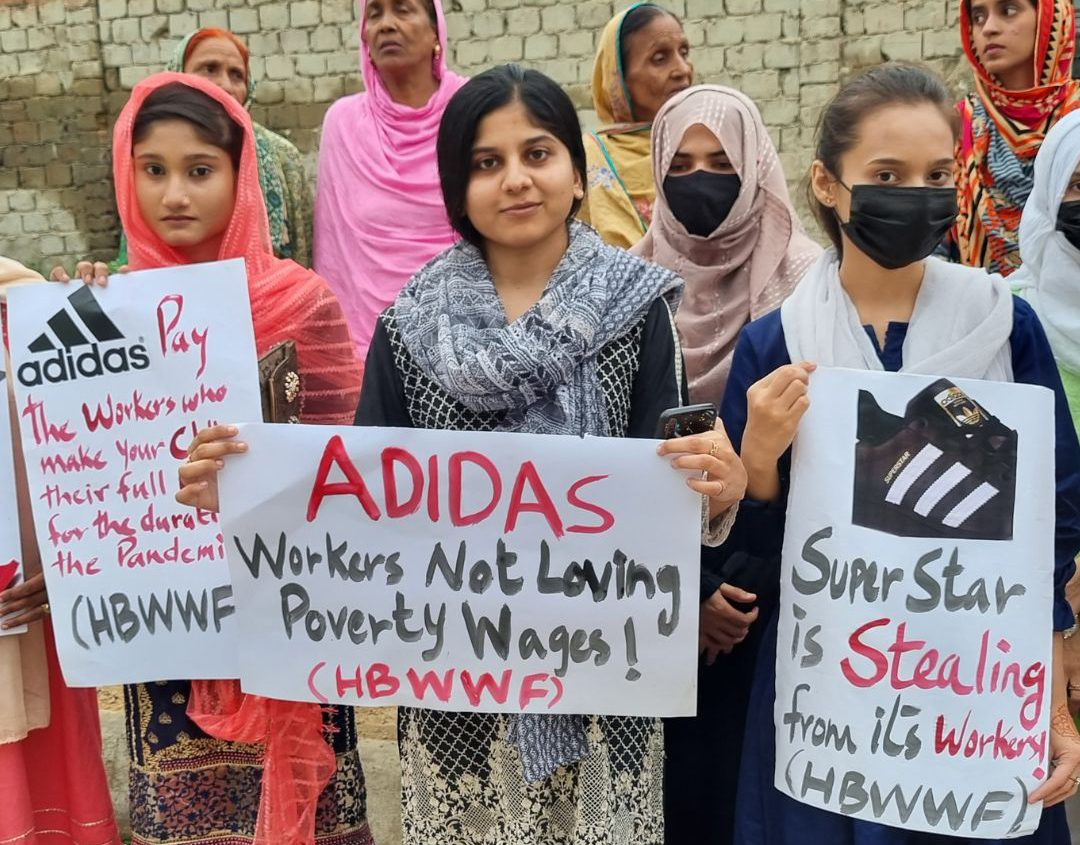 La campaña Pay Your Workers sale a la calle en la Semana de Acción Global para pedir a Adidas que pague a sus trabajadoras
