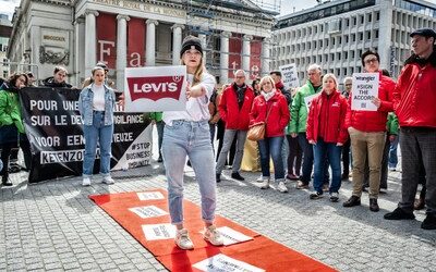 Tras años de presión, Levi’s se compromete a proteger a sus trabajadoras en Pakistán